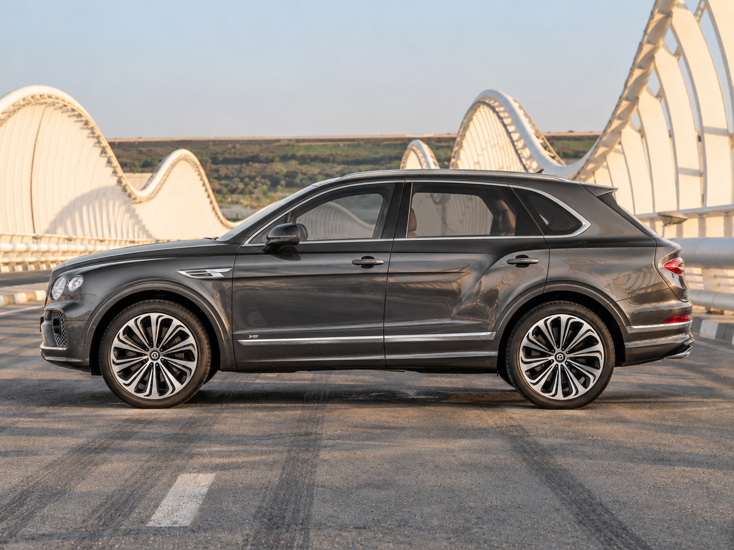 Bentley Bentayga — miniature 5